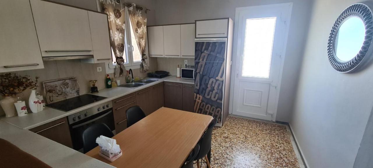 Μοντέρνα Εξοχική Κατοικία Στην Κωμη Komi  Buitenkant foto